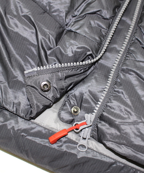 Rab(ラブ)の「【RAB】ラブ Expedition 7000 JACKET(ダウンジャケット/コート・メンズ・ブラック/ブルー・MEDIUM/LARGE/X-LARGE)」の13枚目の写真