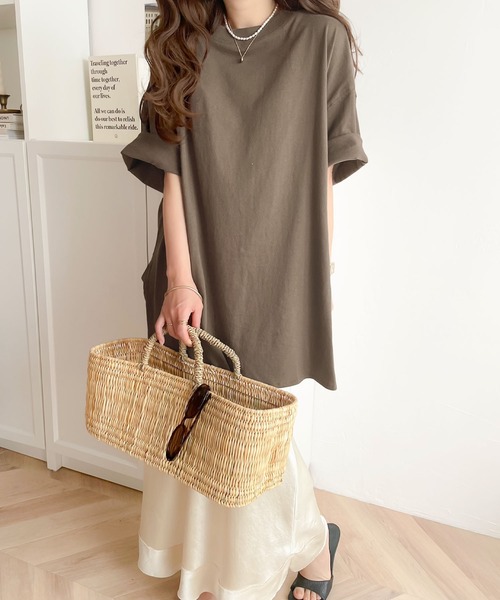 classicalelf(クラシカルエルフ)の「1枚でゆるかわな夏!綿100%サイドスリット オーバーサイズ 半袖ビッグTシャツ(Tシャツ/カットソー・レディース・ホワイト/ブラック/ベージュ/オレンジ/ブラウン/グレー系その他/ホワイト×ブラック/ブルーパープル・MEDIUM/X-LARGE)」の17枚目の写真