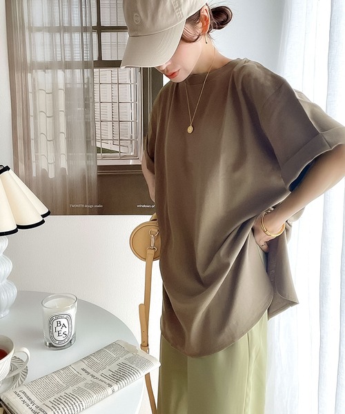 classicalelf(クラシカルエルフ)の「1枚でゆるかわな夏!綿100%サイドスリット オーバーサイズ 半袖ビッグTシャツ(Tシャツ/カットソー・レディース・ホワイト/ブラック/ベージュ/オレンジ/ブラウン/グレー系その他/ホワイト×ブラック/ブルーパープル・MEDIUM/X-LARGE)」の20枚目の写真