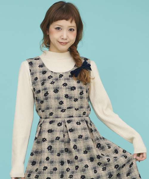 MAJESTIC LEGON（マジェスティックレゴン）の「リブちびタートル（ニット/セーター・レディース・アイボリー/ブラック/ブラック系その他/ブルー/レッド系その他/ブルー系その他・FREE）」の2枚目の写真