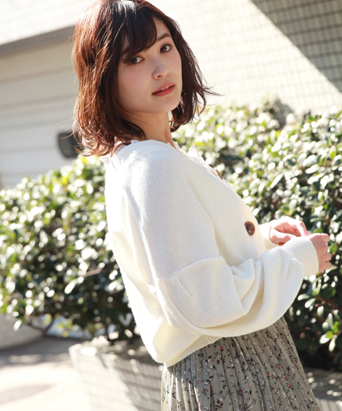 apres jour（アプレジュール）の「テンジクうら編みⅤカーディガン【ZOZOTOWN限定アイテム】（カーディガン/ボレロ・レディース・ベージュ/オフホワイト/カーキ/ラベンダー/ライトベージュ/ブルー・フリー）」の10枚目の写真