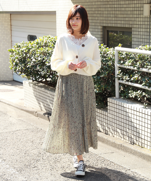 apres jour（アプレジュール）の「テンジクうら編みⅤカーディガン【ZOZOTOWN限定アイテム】（カーディガン/ボレロ・レディース・ベージュ/オフホワイト/カーキ/ラベンダー/ライトベージュ/ブルー・フリー）」の12枚目の写真