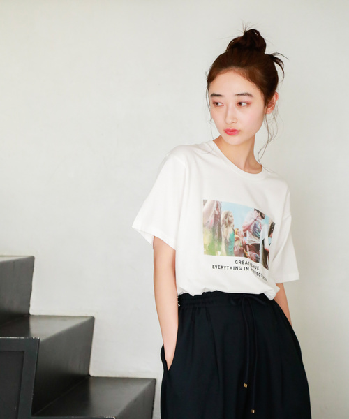 niko and...（ニコアンド）の「オーディエンスフォトＴシャツ（Tシャツ/カットソー・レディース・オフホワイト/チャコール/ホワイト・MEDIUM/LARGE）」の2枚目の写真