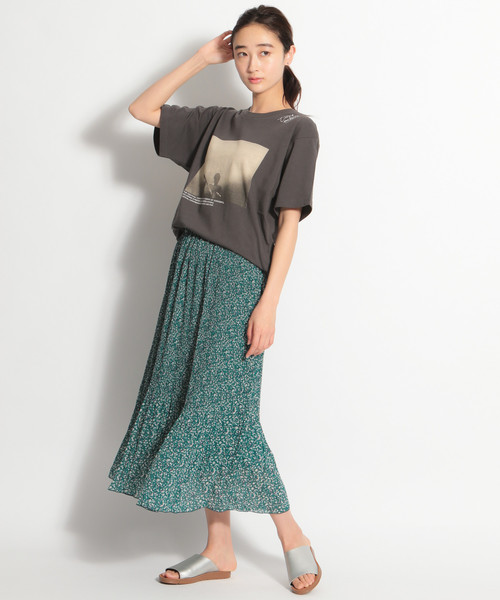 niko and...（ニコアンド）の「オーディエンスフォトＴシャツ（Tシャツ/カットソー・レディース・オフホワイト/チャコール/ホワイト・MEDIUM/LARGE）」の18枚目の写真