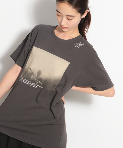 niko and...（ニコアンド）の「オーディエンスフォトＴシャツ（Tシャツ/カットソー・レディース・オフホワイト/チャコール/ホワイト・MEDIUM/LARGE）」の21枚目の写真