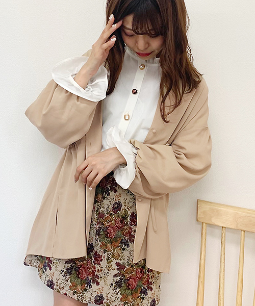 apres jour(アプレジュール)の「フリルネックドロストチュニック【ZOZOTOWN限定アイテム】(シャツ/ブラウス・レディース・モカ/スモークピンク/ライトベージュ・フリー)」の3枚目の写真