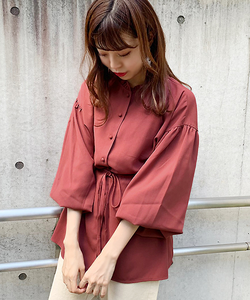apres jour(アプレジュール)の「フリルネックドロストチュニック【ZOZOTOWN限定アイテム】(シャツ/ブラウス・レディース・モカ/スモークピンク/ライトベージュ・フリー)」の4枚目の写真