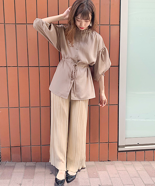 apres jour(アプレジュール)の「フリルネックドロストチュニック【ZOZOTOWN限定アイテム】(シャツ/ブラウス・レディース・モカ/スモークピンク/ライトベージュ・フリー)」の11枚目の写真