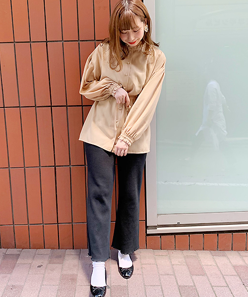 apres jour(アプレジュール)の「フリルネックドロストチュニック【ZOZOTOWN限定アイテム】(シャツ/ブラウス・レディース・モカ/スモークピンク/ライトベージュ・フリー)」の16枚目の写真