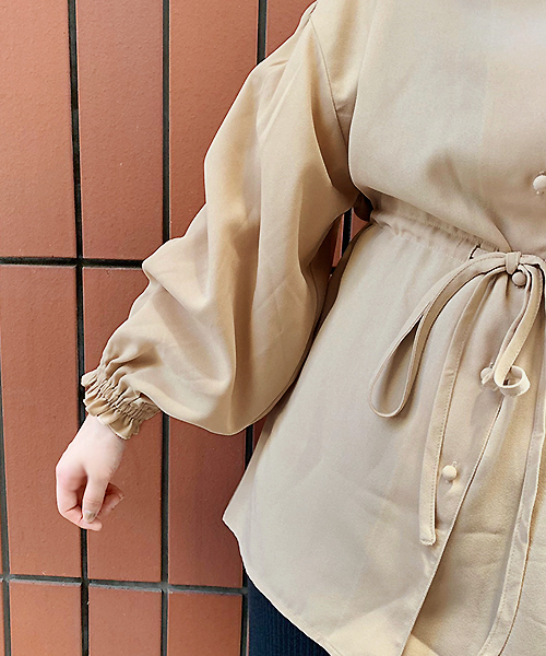 apres jour(アプレジュール)の「フリルネックドロストチュニック【ZOZOTOWN限定アイテム】(シャツ/ブラウス・レディース・モカ/スモークピンク/ライトベージュ・フリー)」の18枚目の写真