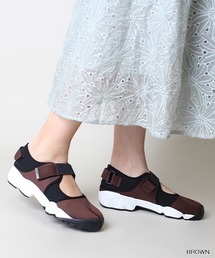 ストレスフリー/タビスニーカー