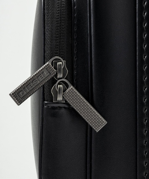 【新品未使用】 DIESEL スタッズ付きスエ
一ドがまロバッグ ポーチ DIESEL(ディーゼル)STUDS(スタッズ)ランドセル【2026年3月下旬お