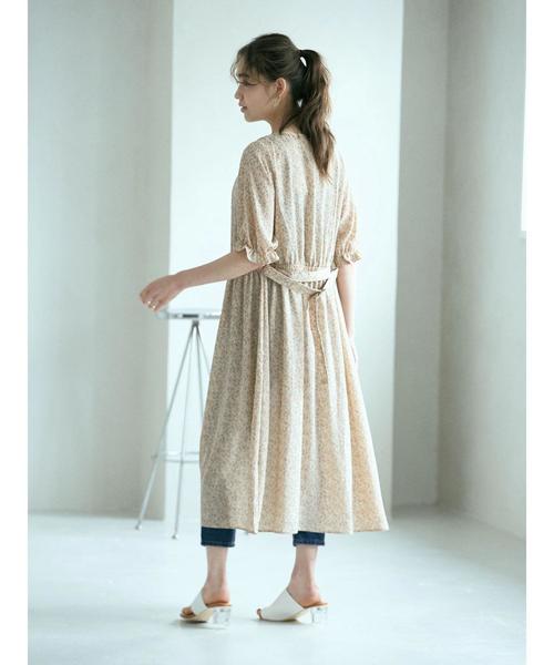 earth music&ecology（アースミュージックアンドエコロジー）の「花柄ガウンワンピース ＊（ワンピース・レディース・ベージュ/グリーン/サックスブルー・FREE）」の9枚目の写真