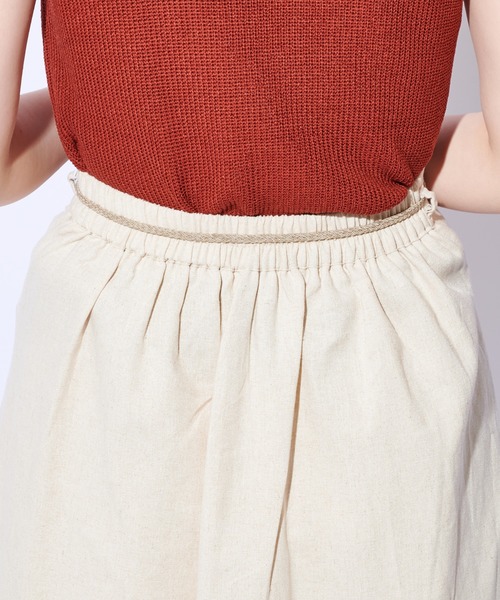 natural couture（ナチュラルクチュール）の「リネン混フレアロングスカート（スカート・レディース・ブラック/カーキ/イエロー/ライトベージュ/レンガ・FREE）」の10枚目の写真