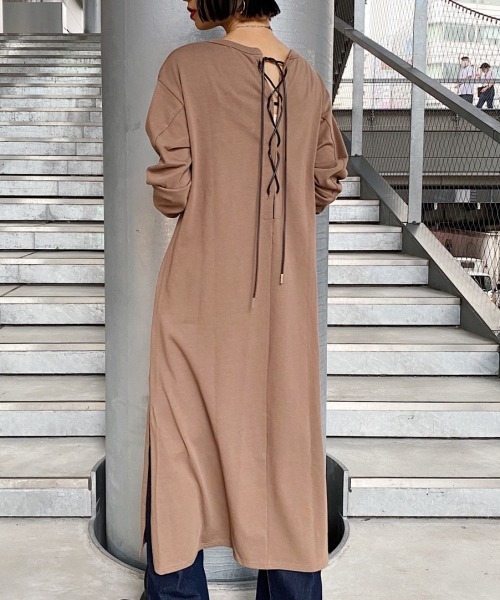 PAGEBOY（ページボーイ）の「バックレースアップワンピース（ワンピース・レディース・ブラック/ブラウン/グレイッシュベージュ・FREE）」の3枚目の写真