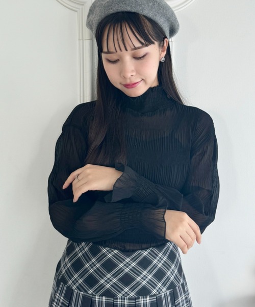 Loueme(ルエム)の「シャーリングシアーブラウス(シャツ/ブラウス・レディース・ホワイト/ブラック/アイボリー/ベージュ/イエロー/グレー・FREE)」の18枚目の写真