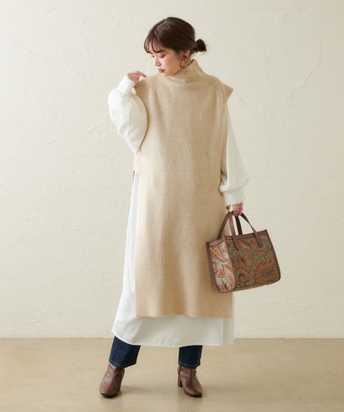 natural couture(ナチュラルクチュール)の「ハイネックロングベスト(ベスト・レディース・アイボリー/ベージュ・FREE)」の15枚目の写真