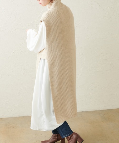 natural couture(ナチュラルクチュール)の「ハイネックロングベスト(ベスト・レディース・アイボリー/ベージュ・FREE)」の3枚目の写真