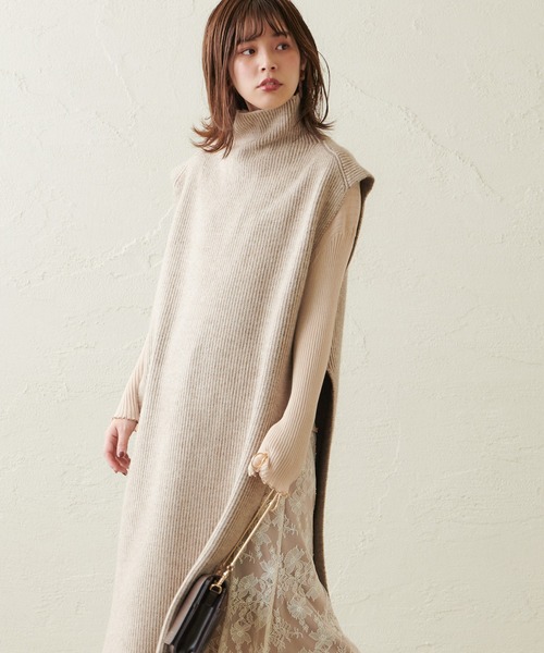 natural couture(ナチュラルクチュール)の「ハイネックロングベスト(ベスト・レディース・アイボリー/ベージュ・FREE)」の11枚目の写真