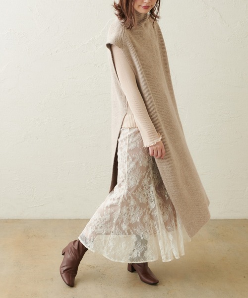 natural couture(ナチュラルクチュール)の「ハイネックロングベスト(ベスト・レディース・アイボリー/ベージュ・FREE)」の4枚目の写真