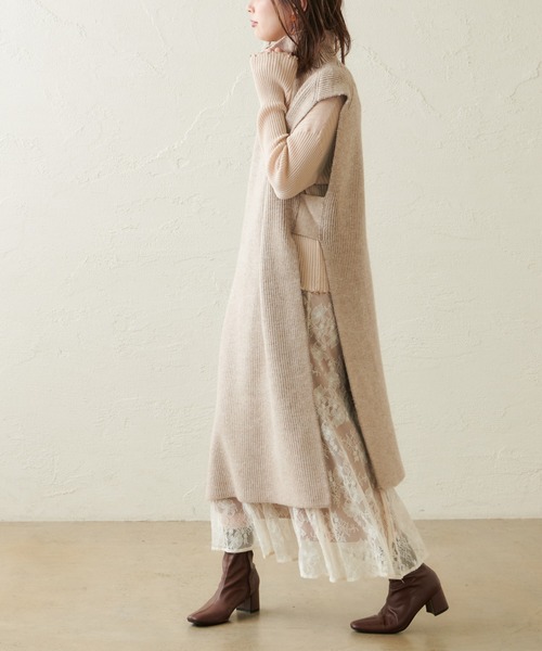 natural couture(ナチュラルクチュール)の「ハイネックロングベスト(ベスト・レディース・アイボリー/ベージュ・FREE)」の9枚目の写真