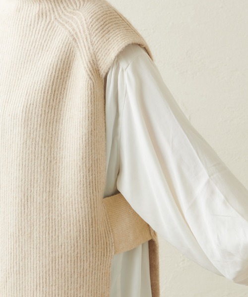 natural couture(ナチュラルクチュール)の「ハイネックロングベスト(ベスト・レディース・アイボリー/ベージュ・FREE)」の5枚目の写真