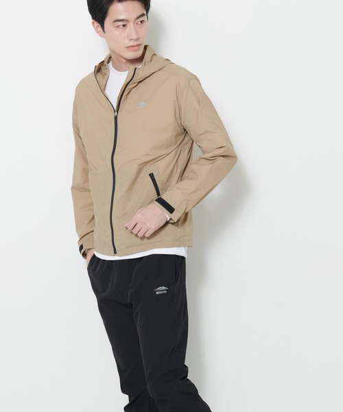 OUTDOOR PRODUCTS APPAREL（アウトドアプロダクツアパレル）の「撥水パッカブルパーカー マウンテンパーカー　　撥水/軽量/ストレッチ機能付き　ワンポイントブランドロゴ（マウンテンパーカー・メンズ・ブラック/カーキ/ベージュ/ダークベージュ/オリーブ/ブラウン/ダークグリーン/ライトブラウン/ライトベージュ/サンドベージュ/グリーン・MEDIUM/LARGE/X-LARGE）」の20枚目の写真
