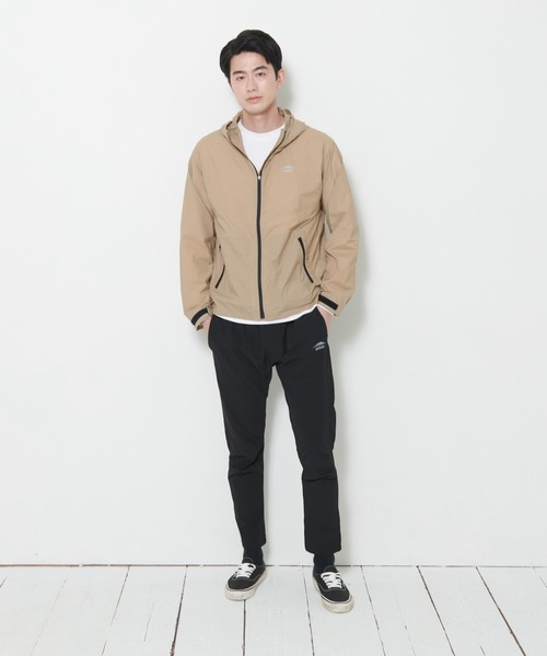 OUTDOOR PRODUCTS APPAREL（アウトドアプロダクツアパレル）の「撥水パッカブルパーカー マウンテンパーカー　　撥水/軽量/ストレッチ機能付き　ワンポイントブランドロゴ（マウンテンパーカー・メンズ・ブラック/カーキ/ベージュ/ダークベージュ/オリーブ/ブラウン/ダークグリーン/ライトブラウン/ライトベージュ/サンドベージュ/グリーン・MEDIUM/LARGE/X-LARGE）」の13枚目の写真