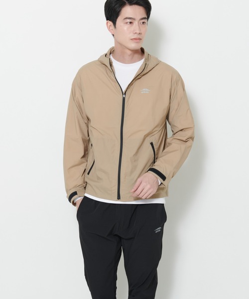 OUTDOOR PRODUCTS APPAREL（アウトドアプロダクツアパレル）の「撥水パッカブルパーカー マウンテンパーカー　　撥水/軽量/ストレッチ機能付き　ワンポイントブランドロゴ（マウンテンパーカー・メンズ・ブラック/カーキ/ベージュ/ダークベージュ/オリーブ/ブラウン/ダークグリーン/ライトブラウン/ライトベージュ/サンドベージュ/グリーン・MEDIUM/LARGE/X-LARGE）」の18枚目の写真