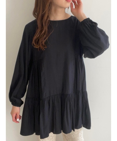 A part by(アパートバイ)の「PoRyティアードチュニック 931679(シャツ/ブラウス・レディース・ブラック/オフホワイト/ブルー系その他2・FREE)」の2枚目の写真