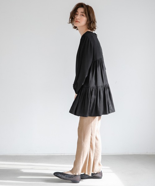 A part by(アパートバイ)の「PoRyティアードチュニック 931679(シャツ/ブラウス・レディース・ブラック/オフホワイト/ブルー系その他2・FREE)」の19枚目の写真