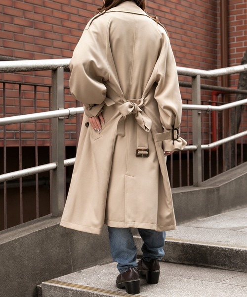 PairPair(ペアペア)の「ソデボリュームトレンチコート(トレンチコート・レディース・ベージュ/ダークパープル/ライトグリーン・MEDIUM/SMALL)」の4枚目の写真