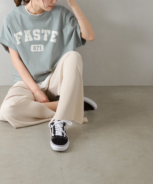 SpRay(スプレイ)の「カレッジ871ロゴドルマンTシャツ(Tシャツ/カットソー・レディース・チャコールグレー/オフホワイト/ブルー/グリーン/ラベンダー/グレイッシュベージュ・FREE)」の4枚目の写真