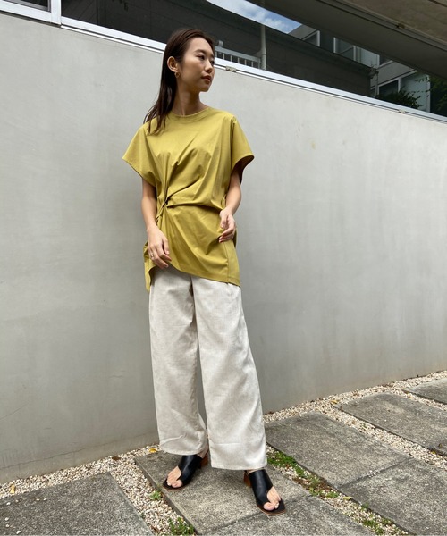 AZUL ENCANTO(アズールエンカント)の「サイドウエストタックトップス(Tシャツ/カットソー・レディース・オフホワイト/ブラック/イエロー系その他/ベージュ・FREE)」の5枚目の写真