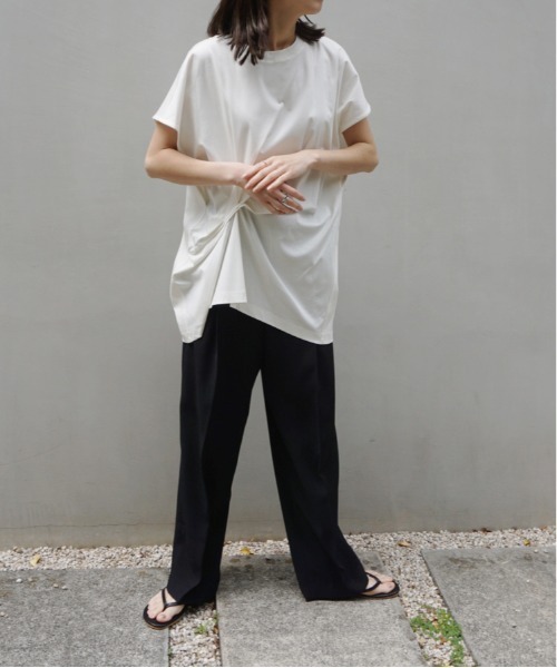 AZUL ENCANTO(アズールエンカント)の「サイドウエストタックトップス(Tシャツ/カットソー・レディース・オフホワイト/ブラック/イエロー系その他/ベージュ・FREE)」の18枚目の写真