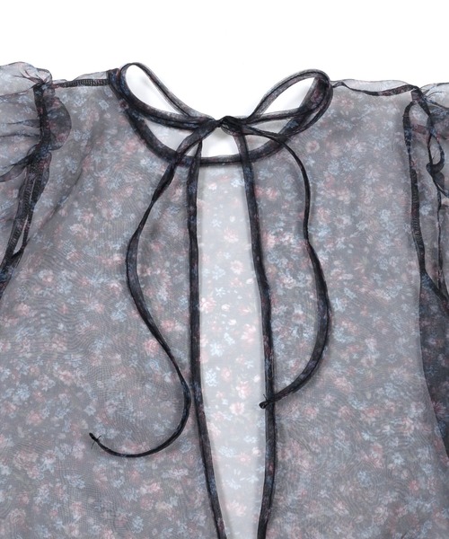 Figments（フィグメンツ）の「花柄シアートップ（シャツ/ブラウス・レディース・ブルー/ブラック・FREE）」の8枚目の写真