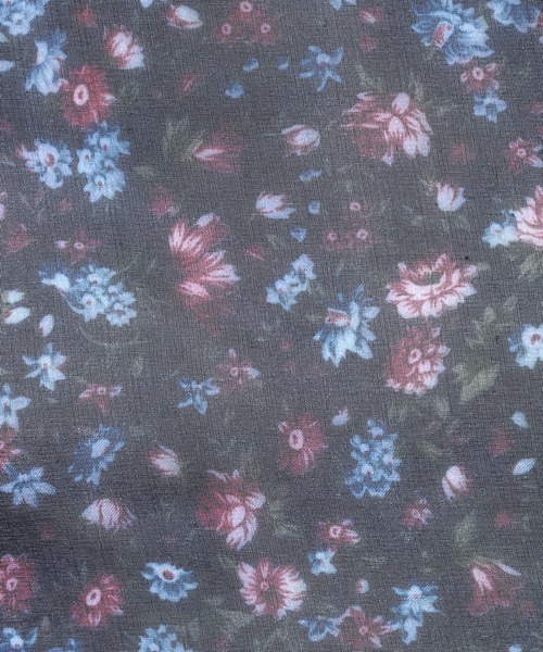 Figments（フィグメンツ）の「花柄シアートップ（シャツ/ブラウス・レディース・ブルー/ブラック・FREE）」の11枚目の写真