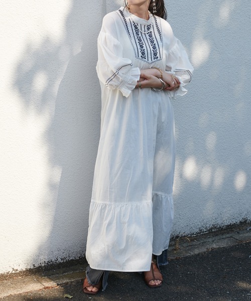 DISCOAT(ディスコート)の「刺繍ワンピース(ワンピース・レディース・ブラック/オフホワイト/ライトベージュ/グリーン・FREE)」の5枚目の写真