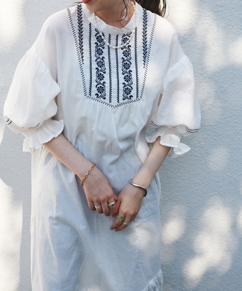 DISCOAT(ディスコート)の「刺繍ワンピース(ワンピース・レディース・ブラック/オフホワイト/ライトベージュ/グリーン・FREE)」の11枚目の写真