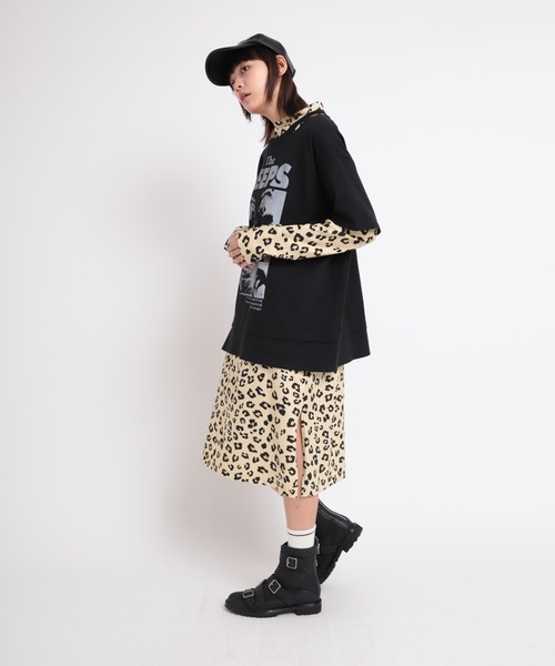 RNA（アールエヌエー）の「M1709 PEEPSカッティングルーズTシャツ（Tシャツ/カットソー・レディース・ホワイト/ブラック/レッド・MEDIUM）」の11枚目の写真