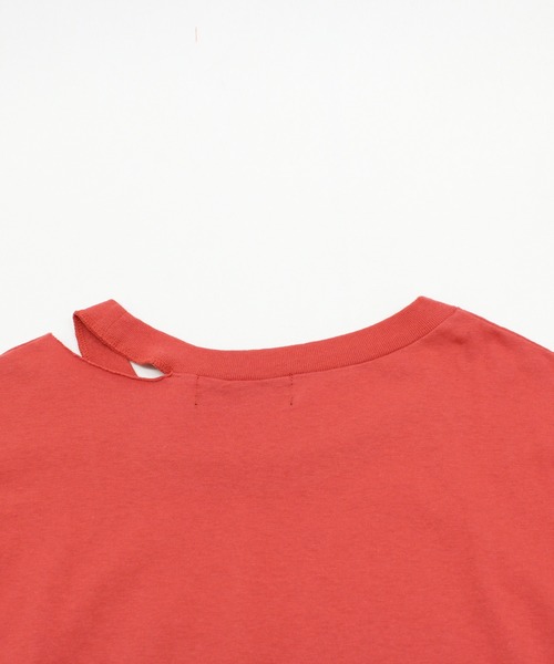 RNA（アールエヌエー）の「M1709 PEEPSカッティングルーズTシャツ（Tシャツ/カットソー・レディース・ホワイト/ブラック/レッド・MEDIUM）」の6枚目の写真