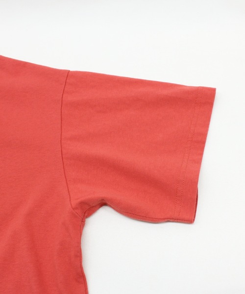 RNA（アールエヌエー）の「M1709 PEEPSカッティングルーズTシャツ（Tシャツ/カットソー・レディース・ホワイト/ブラック/レッド・MEDIUM）」の19枚目の写真