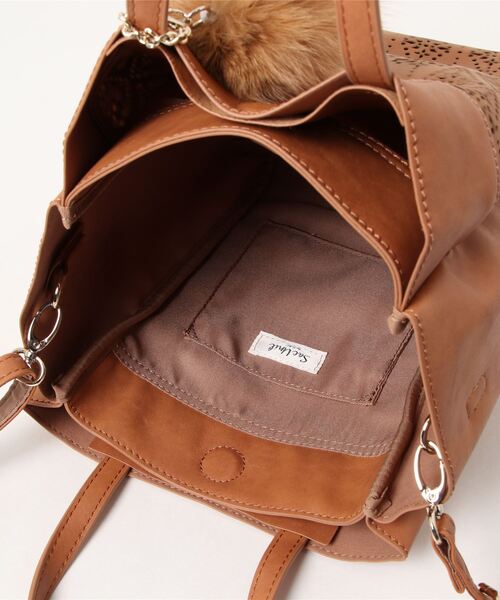 SAC(サック)の「スエード調オリジナルパンチング柄ショルダーバッグ SAC unit(ショルダーバッグ・レディース・ピンク/キャメル/ネイビー/ダークベージュ・FREE)」の7枚目の写真