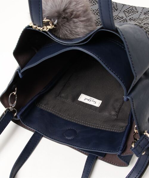 SAC(サック)の「スエード調オリジナルパンチング柄ショルダーバッグ SAC unit(ショルダーバッグ・レディース・ピンク/キャメル/ネイビー/ダークベージュ・FREE)」の10枚目の写真