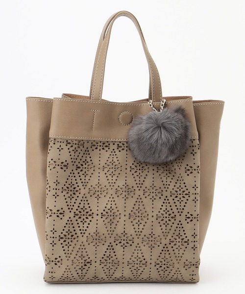 SAC(サック)の「スエード調オリジナルパンチング柄ショルダーバッグ SAC unit(ショルダーバッグ・レディース・ピンク/キャメル/ネイビー/ダークベージュ・FREE)」の2枚目の写真