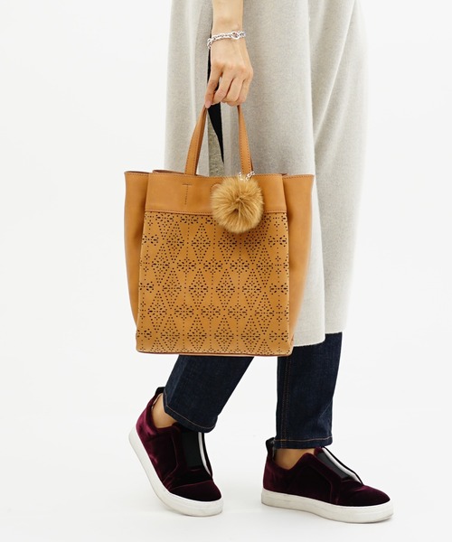 SAC(サック)の「スエード調オリジナルパンチング柄ショルダーバッグ SAC unit(ショルダーバッグ・レディース・ピンク/キャメル/ネイビー/ダークベージュ・FREE)」の15枚目の写真