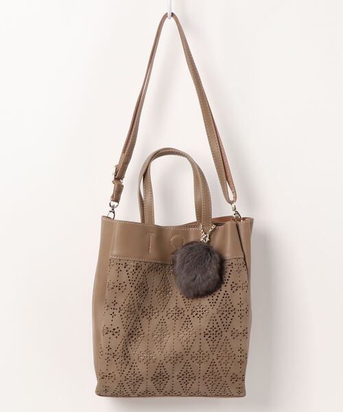 SAC(サック)の「スエード調オリジナルパンチング柄ショルダーバッグ SAC unit(ショルダーバッグ・レディース・ピンク/キャメル/ネイビー/ダークベージュ・FREE)」の17枚目の写真