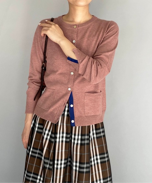 PICCIN(ピッチン)の「シェルボタンバイカラーカーディガン(カーディガン/ボレロ・レディース・ブラック/ライトグレー/ベージュ/ブルー/ピンクベージュ/チェリーピンク・M)」の5枚目の写真