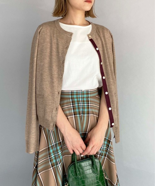 PICCIN(ピッチン)の「シェルボタンバイカラーカーディガン(カーディガン/ボレロ・レディース・ブラック/ライトグレー/ベージュ/ブルー/ピンクベージュ/チェリーピンク・M)」の10枚目の写真