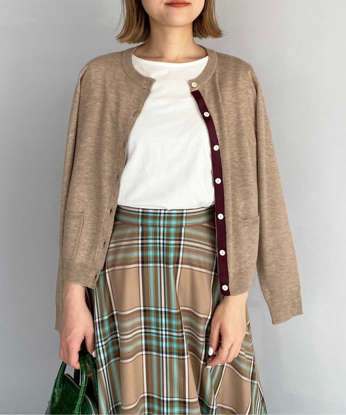 PICCIN(ピッチン)の「シェルボタンバイカラーカーディガン(カーディガン/ボレロ・レディース・ブラック/ライトグレー/ベージュ/ブルー/ピンクベージュ/チェリーピンク・M)」の7枚目の写真